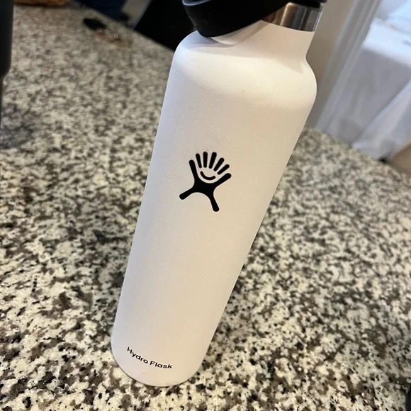 Hydro Flask White Water Bottle - Picture 1 of 1
